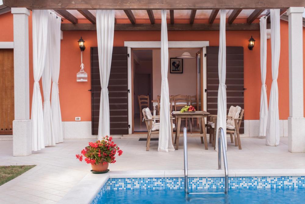 Villas Vilanija Umag Exterior photo